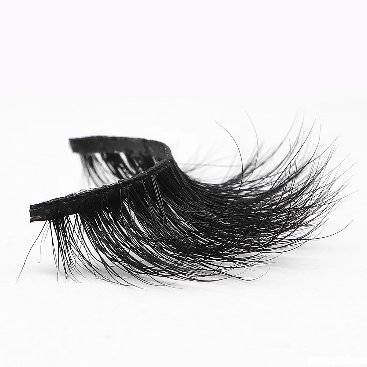 Wholesale beauty supply mink eyelashes manufacturer